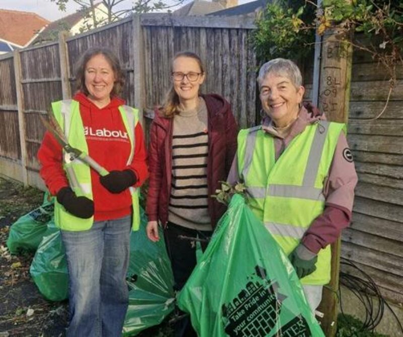 Litter pick between Morecambe Road and Cleveleys Avenue with Cat Smith and Scale Hall councillors
